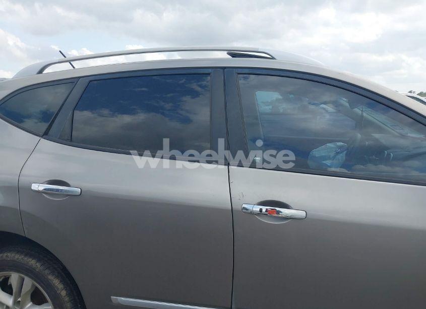 Photo 13 of 2013 Nissan Rogue SV (VIN JN8AS5MTXDW520570)