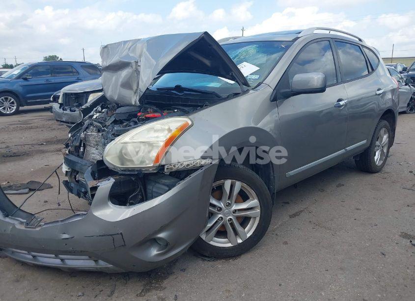 Photo 2 of 2013 Nissan Rogue SV (VIN JN8AS5MTXDW520570)