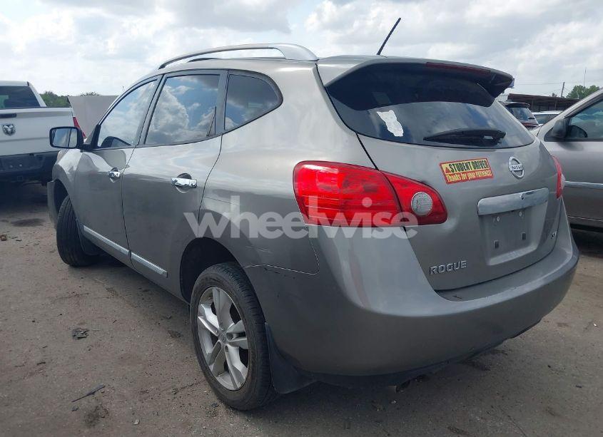 Photo 3 of 2013 Nissan Rogue SV (VIN JN8AS5MTXDW520570)