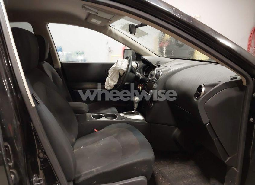 Photo 5 of 2013 Nissan Rogue S (VIN JN8AS5MTXDW528071)