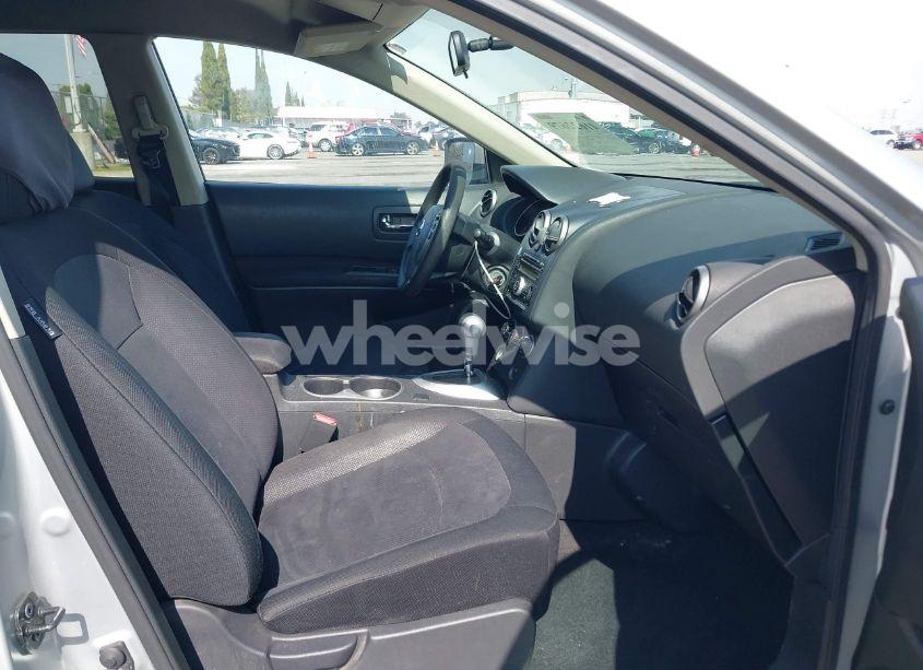 Photo 5 of 2013 Nissan Rogue S (VIN JN8AS5MTXDW532251)