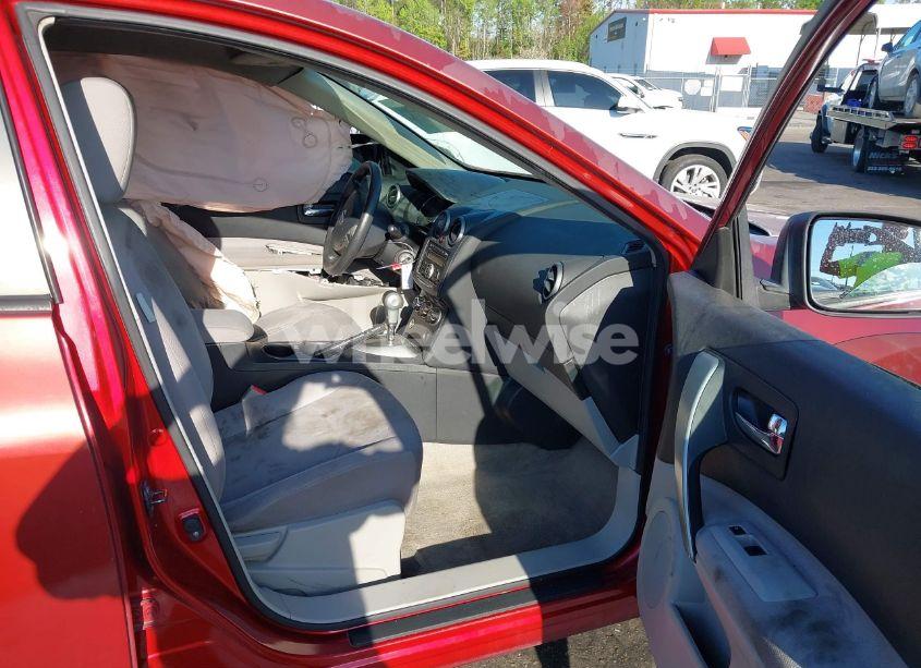 Photo 5 of 2013 Nissan Rogue S (VIN JN8AS5MTXDW542147)