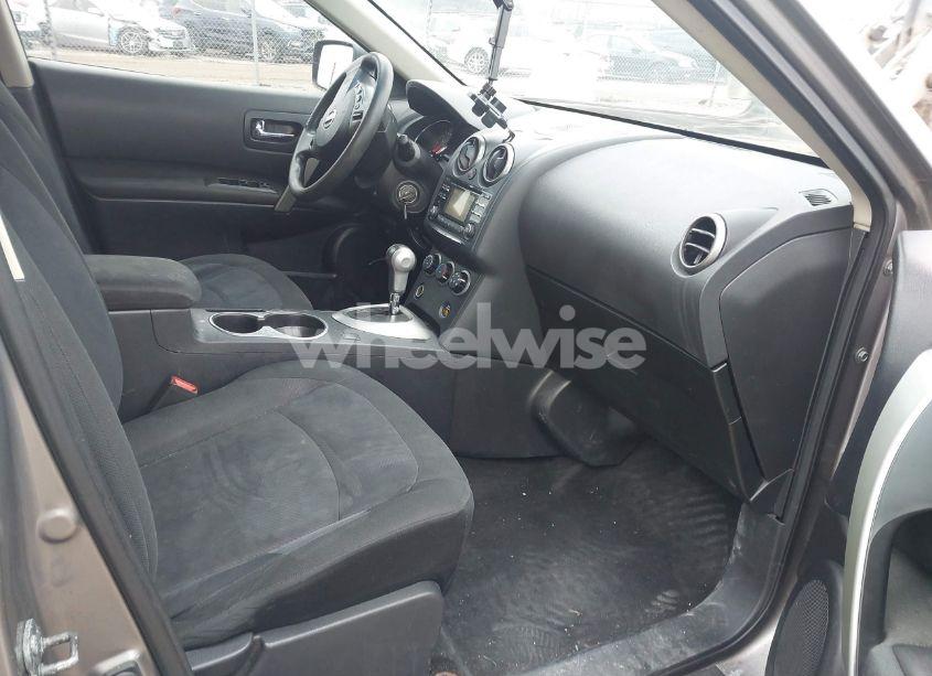 Photo 5 of 2013 Nissan Rogue S (VIN JN8AS5MTXDW554525)