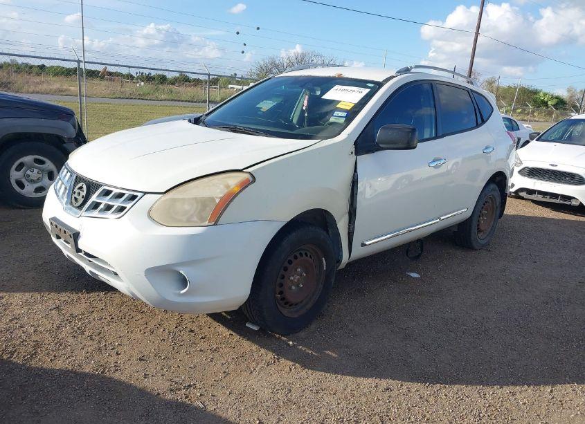 Photo 2 of 2014 Nissan Rogue SELECT S (VIN JN8AS5MTXEW620170)
