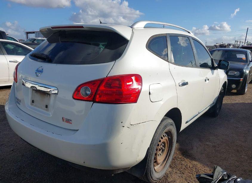 Photo 4 of 2014 Nissan Rogue SELECT S (VIN JN8AS5MTXEW620170)