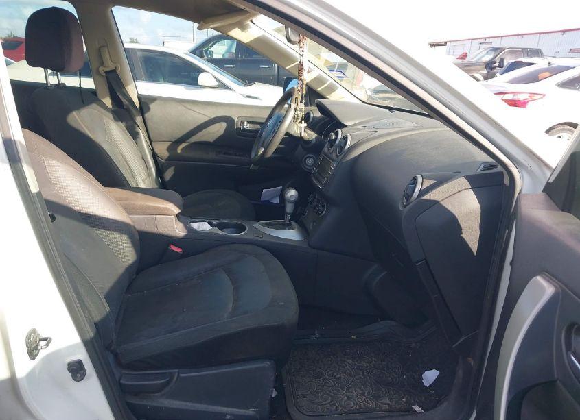 Photo 5 of 2014 Nissan Rogue SELECT S (VIN JN8AS5MTXEW620170)