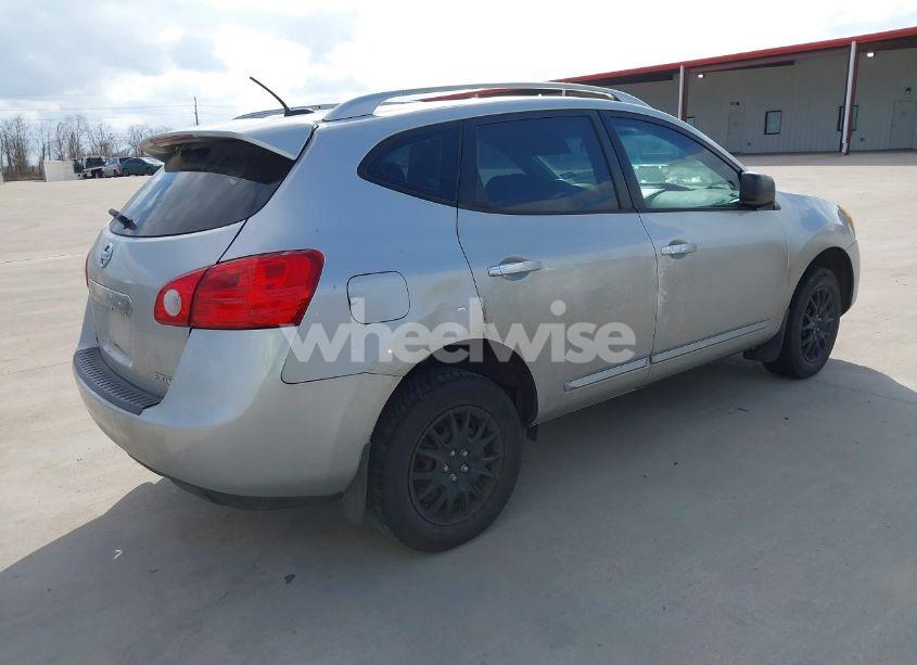 Photo 4 of 2014 Nissan Rogue SELECT S (VIN JN8AS5MTXEW620511)