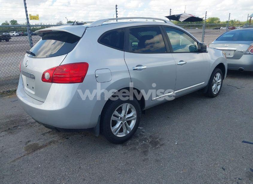 Photo 4 of 2015 Nissan Rogue SELECT S (VIN JN8AS5MTXFW150885)