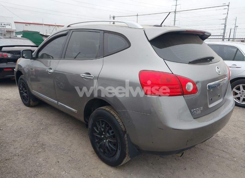 Photo 3 of 2015 Nissan Rogue SELECT S (VIN JN8AS5MTXFW151132)