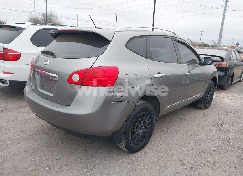 Photo 4 of 2015 Nissan Rogue SELECT S (VIN JN8AS5MTXFW151132)