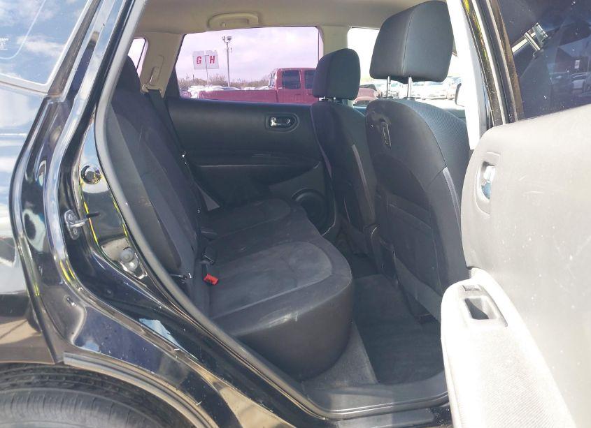 Photo 8 of 2015 Nissan Rogue SELECT S (VIN JN8AS5MTXFW151700)