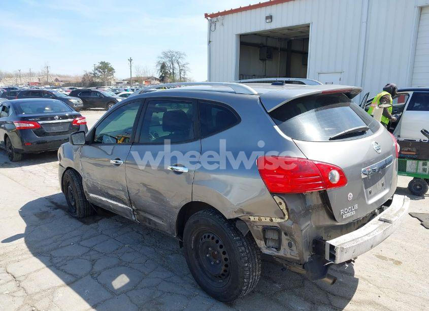 Photo 3 of 2015 Nissan Rogue SELECT S (VIN JN8AS5MTXFW672108)