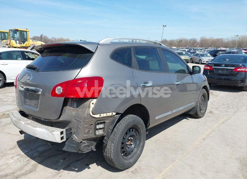 Photo 4 of 2015 Nissan Rogue SELECT S (VIN JN8AS5MTXFW672108)