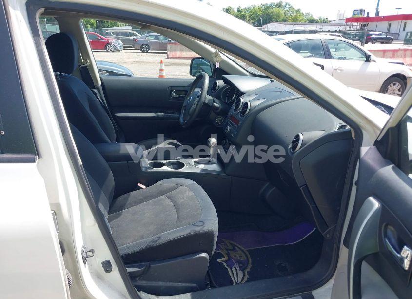 Photo 5 of 2010 Nissan Rogue S (VIN JN8AS5MV0AW102497)