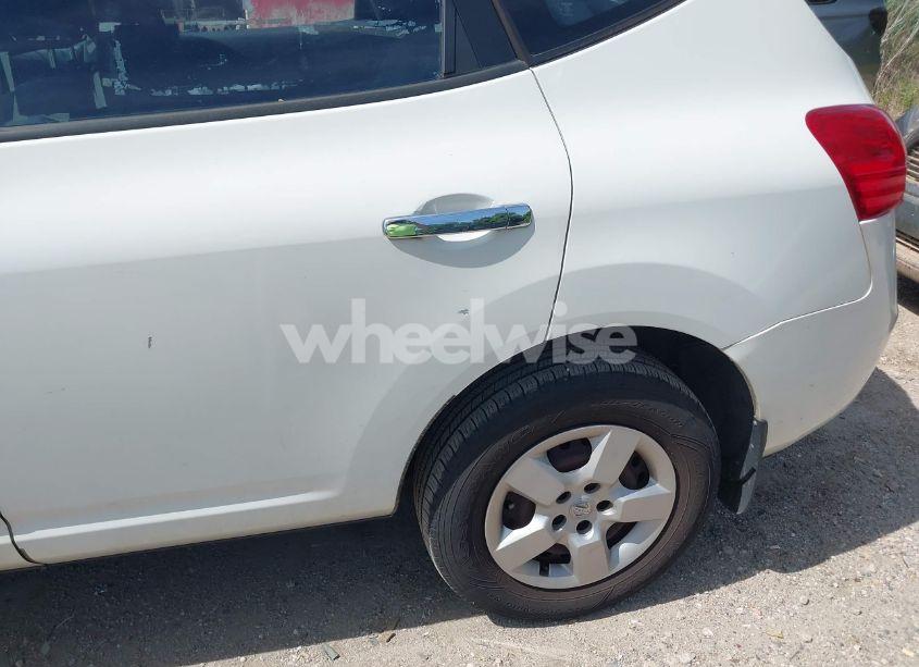 Photo 6 of 2010 Nissan Rogue S (VIN JN8AS5MV0AW102497)