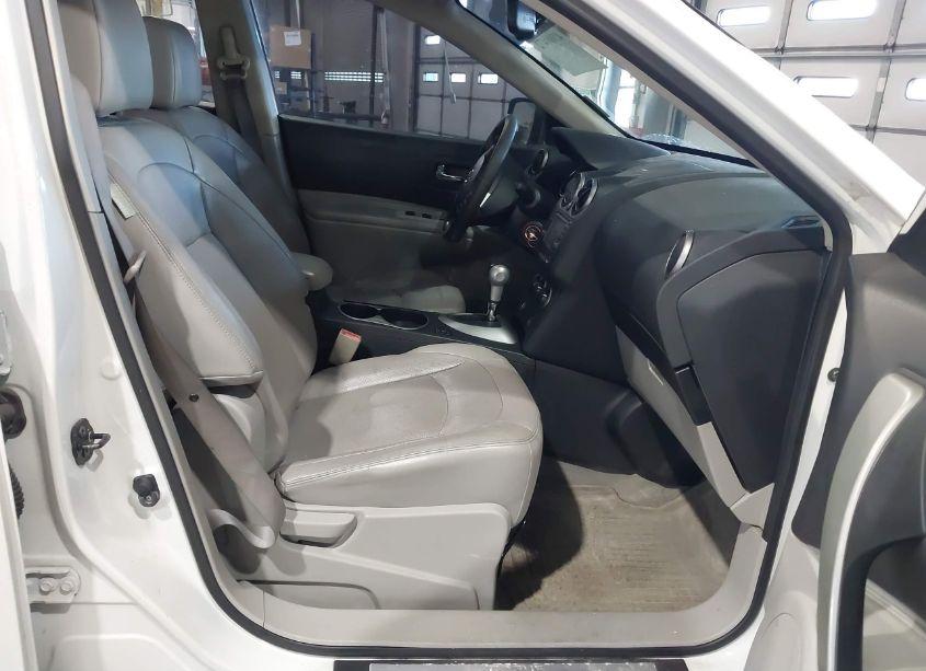 Photo 5 of 2011 Nissan Rogue SV (VIN JN8AS5MV0BW266575)