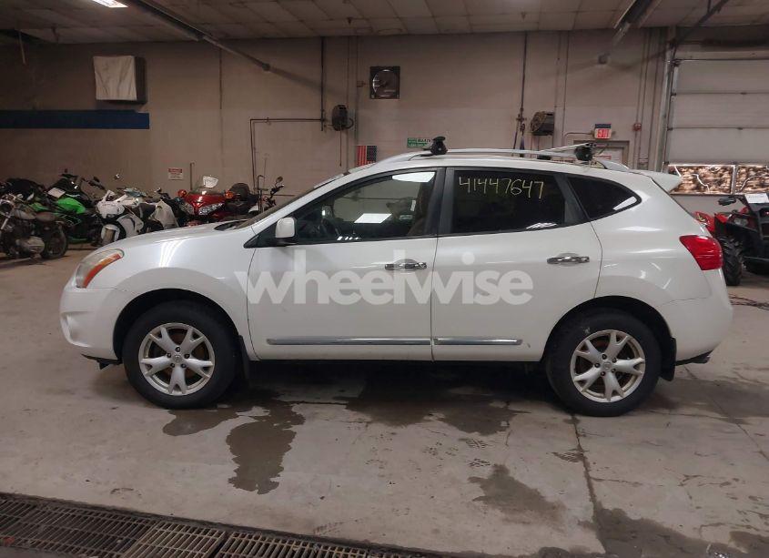 Photo 12 of 2011 Nissan Rogue SV (VIN JN8AS5MV0BW312731)