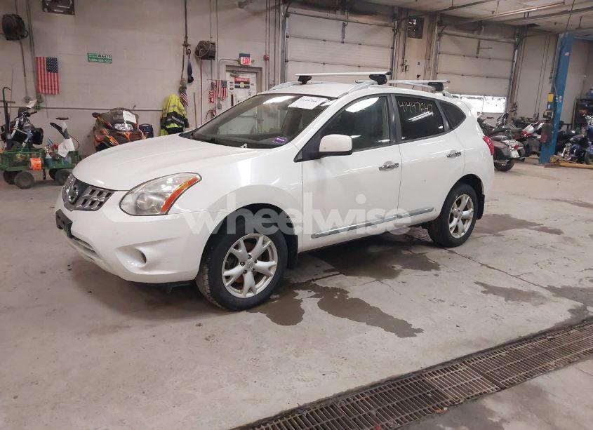 Photo 2 of 2011 Nissan Rogue SV (VIN JN8AS5MV0BW312731)