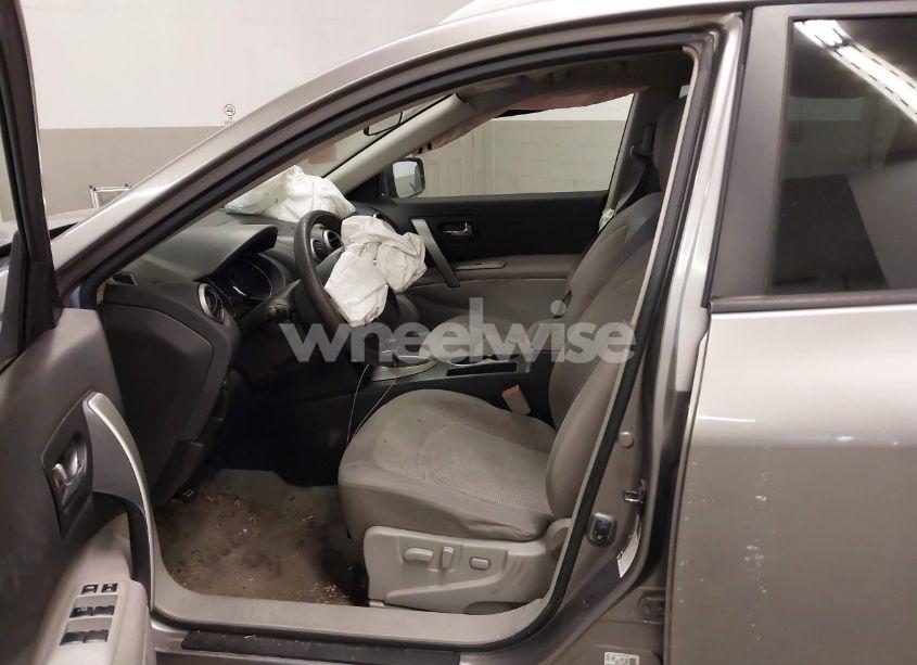 Photo 5 of 2011 Nissan Rogue SV (VIN JN8AS5MV0BW684800)