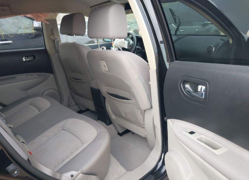 Photo 8 of 2013 Nissan Rogue SV (VIN JN8AS5MV0DW101449)