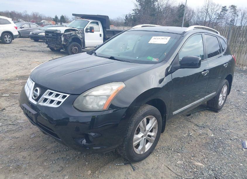 Photo 2 of 2013 Nissan Rogue SV (VIN JN8AS5MV0DW133916)