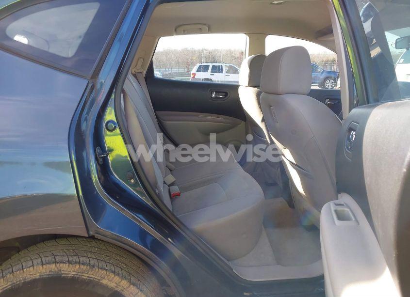 Photo 8 of 2013 Nissan Rogue S (VIN JN8AS5MV0DW135844)