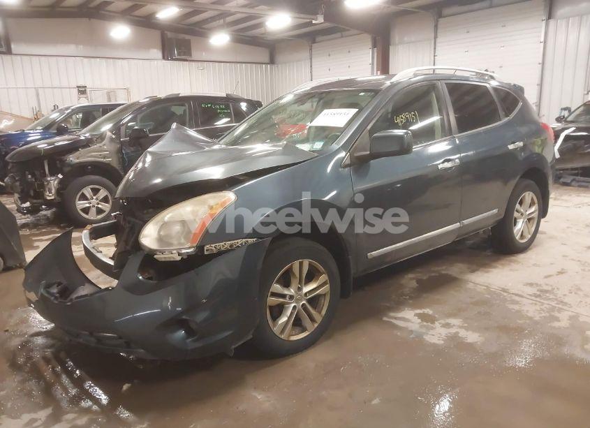 Photo 2 of 2013 Nissan Rogue SV (VIN JN8AS5MV0DW145063)