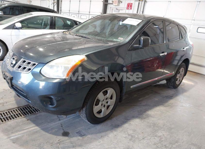 Photo 2 of 2013 Nissan Rogue S (VIN JN8AS5MV0DW602812)