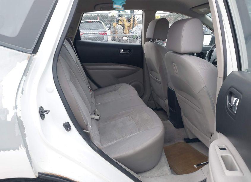 Photo 8 of 2013 Nissan Rogue S (VIN JN8AS5MV0DW632764)