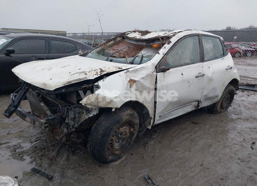 Photo 2 of 2013 Nissan Rogue S (VIN JN8AS5MV0DW660287)