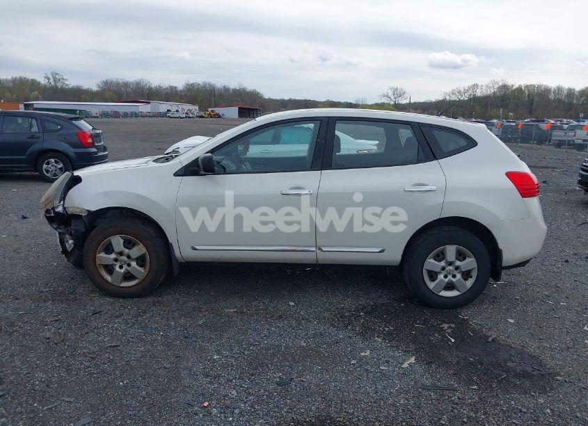 Photo 14 of 2014 Nissan Rogue SELECT S (VIN JN8AS5MV0EW201746)
