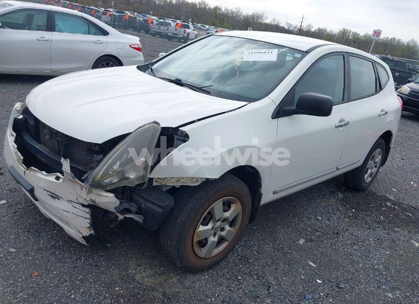 Photo 2 of 2014 Nissan Rogue SELECT S (VIN JN8AS5MV0EW201746)