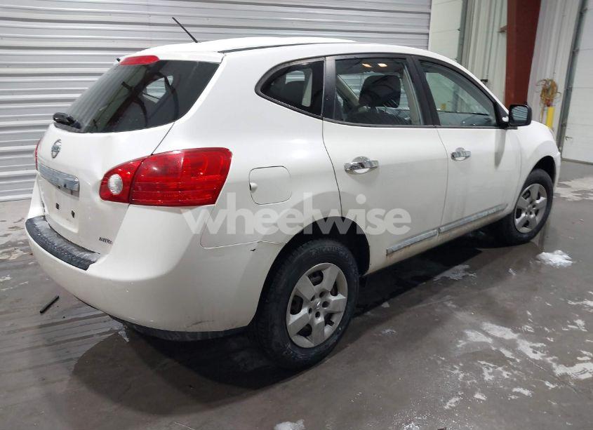 Photo 4 of 2014 Nissan Rogue SELECT S (VIN JN8AS5MV0EW700854)