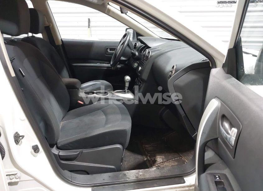 Photo 5 of 2014 Nissan Rogue SELECT S (VIN JN8AS5MV0EW700854)