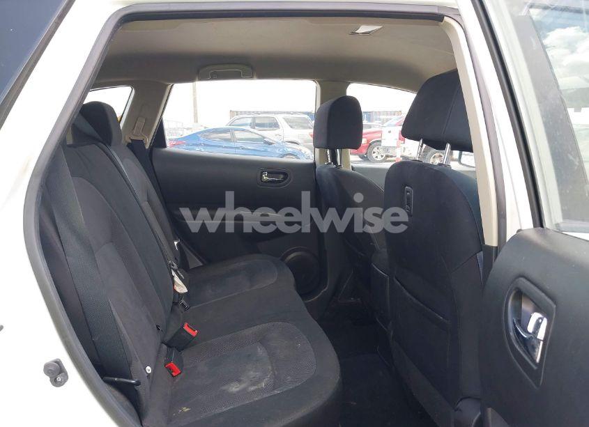 Photo 8 of 2014 Nissan Rogue SELECT S (VIN JN8AS5MV0EW719081)