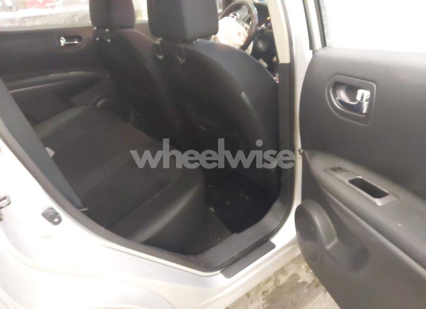 Photo 8 of 2015 Nissan Rogue SELECT S (VIN JN8AS5MV0FW258840)