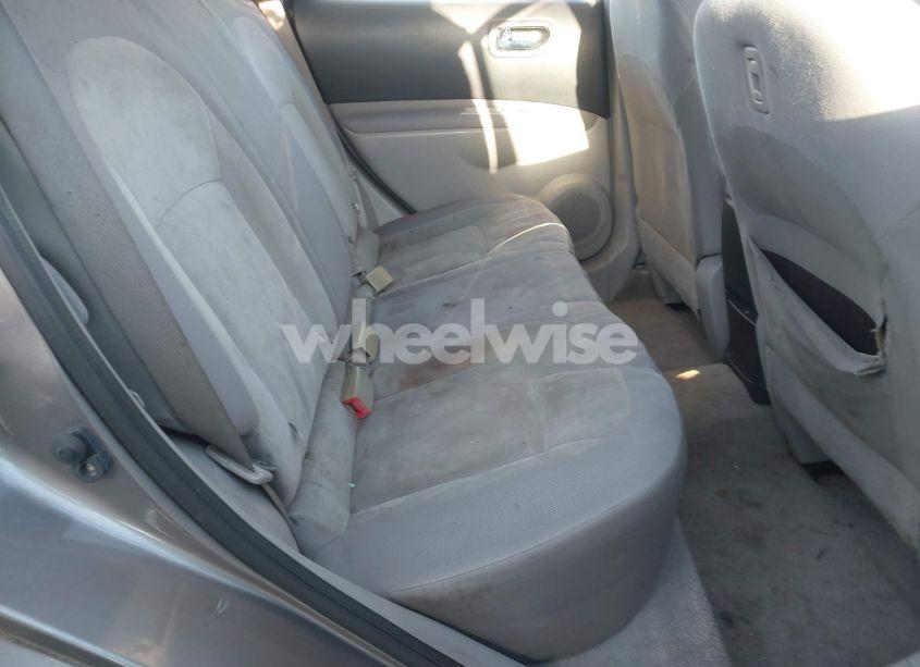 Photo 8 of 2010 Nissan Rogue S (VIN JN8AS5MV1AW100435)