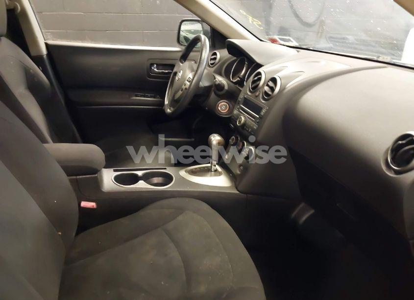 Photo 5 of 2010 Nissan Rogue S (VIN JN8AS5MV1AW111094)