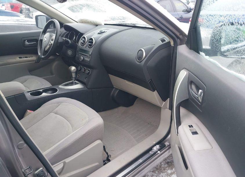 Photo 5 of 2010 Nissan Rogue S (VIN JN8AS5MV1AW133001)