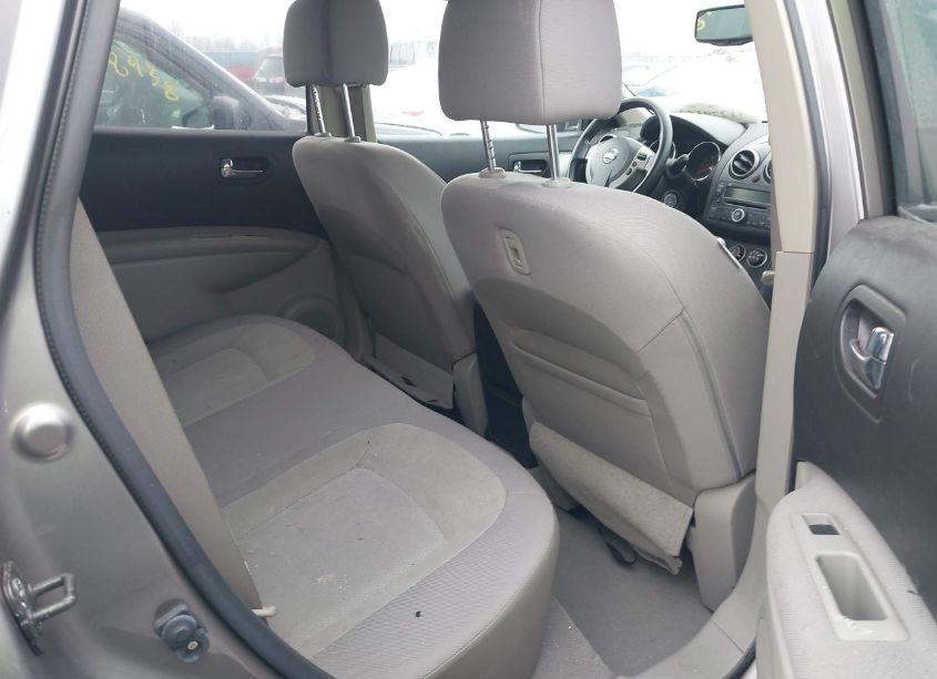 Photo 8 of 2010 Nissan Rogue S (VIN JN8AS5MV1AW133001)