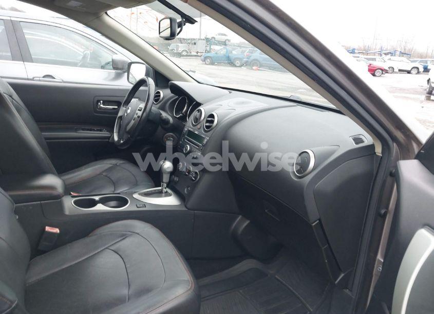 Photo 5 of 2010 Nissan Rogue SL (VIN JN8AS5MV1AW139476)