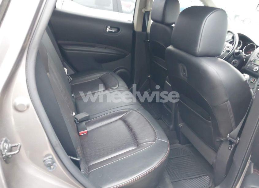 Photo 8 of 2010 Nissan Rogue SL (VIN JN8AS5MV1AW139476)