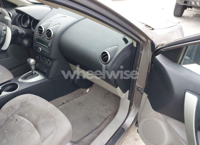 Photo 5 of 2010 Nissan Rogue SL (VIN JN8AS5MV1AW146976)