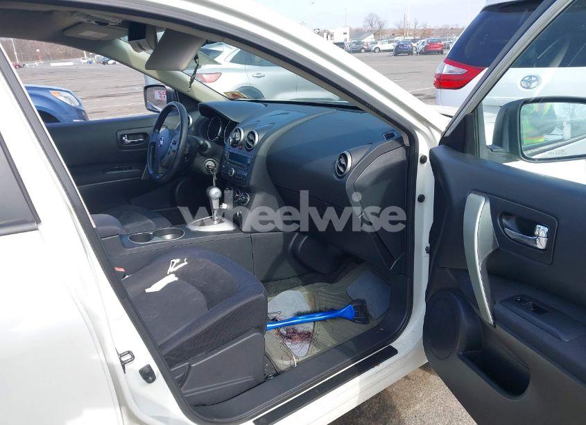 Photo 5 of 2010 Nissan Rogue S (VIN JN8AS5MV1AW611529)