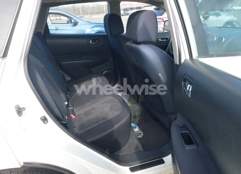 Photo 8 of 2010 Nissan Rogue S (VIN JN8AS5MV1AW611529)