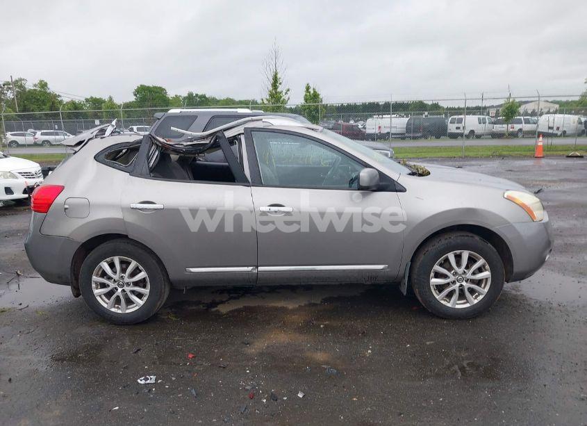 Photo 13 of 2011 Nissan Rogue SV (VIN JN8AS5MV1BW260817)