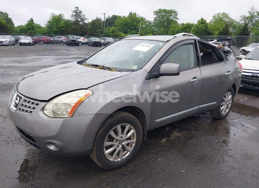 Photo 2 of 2011 Nissan Rogue SV (VIN JN8AS5MV1BW260817)