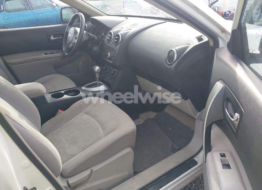 Photo 5 of 2011 Nissan Rogue S (VIN JN8AS5MV1BW295504)