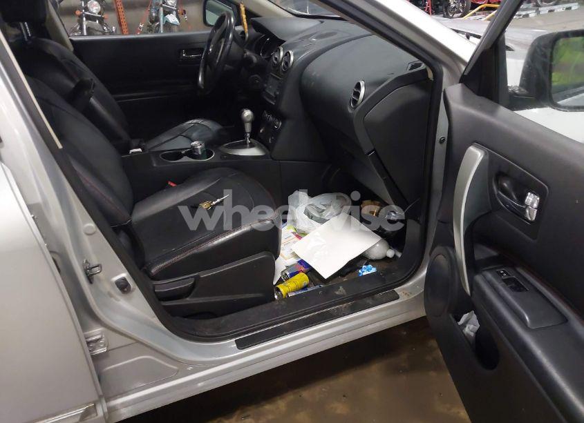 Photo 5 of 2011 Nissan Rogue SV (VIN JN8AS5MV1BW308753)