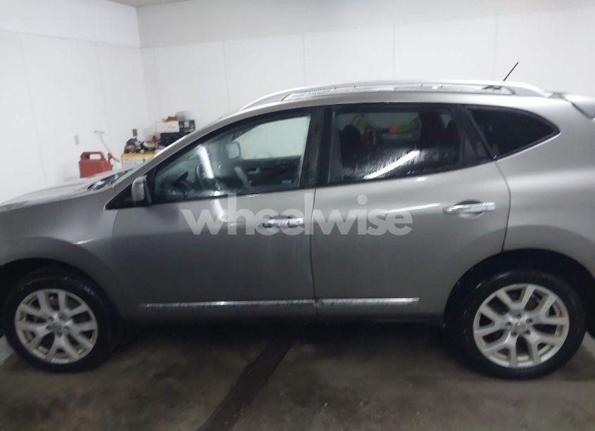 Photo 14 of 2011 Nissan Rogue SV (VIN JN8AS5MV1BW667181)